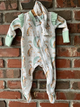Load image into Gallery viewer, Easter Girls  Sleeper, Bunny, Zippered Sleeper 3-6 months