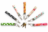 Keyfob Wristlet Kits are the perfect beginner sewing project and they help you stay organized
